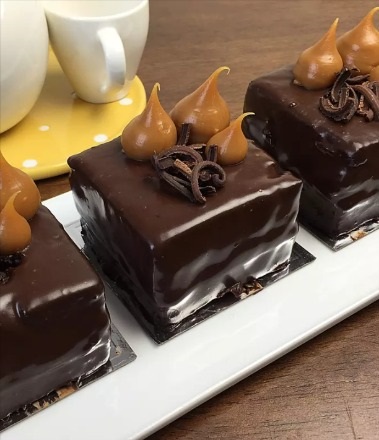 Mandarin Supreme Macaron (GF) - Desserts Delivered